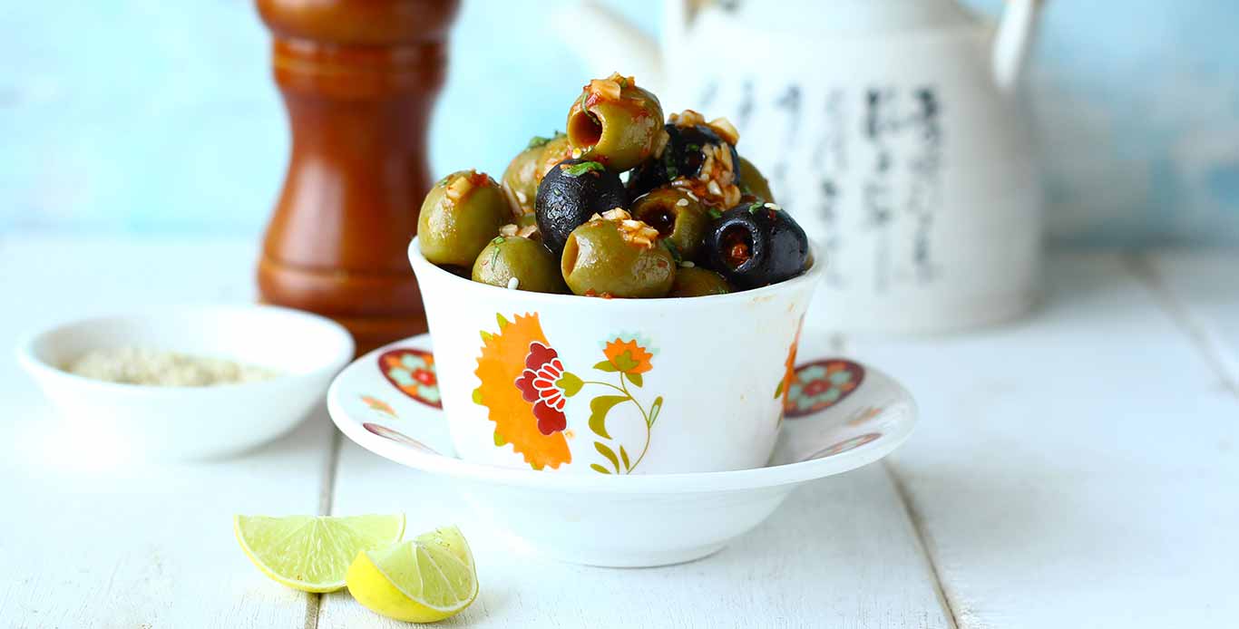 Schezwan Olives 
